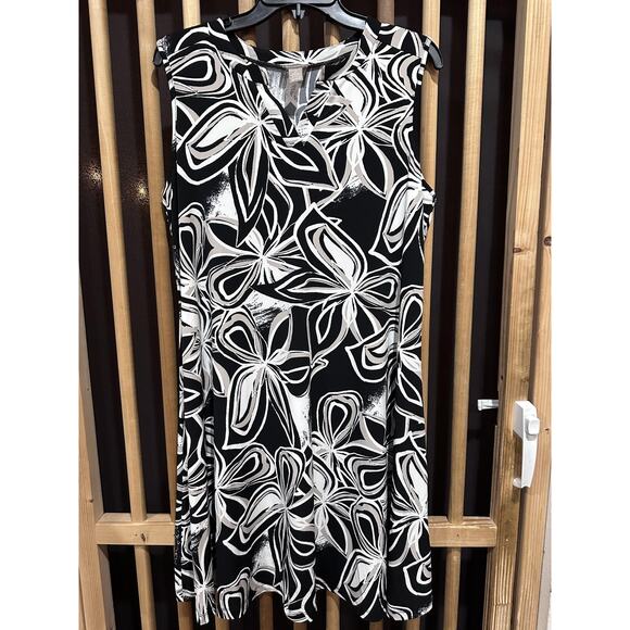 Chicos Dress Size 2 US L Black Beige Sleeveless Floral Print Stretch Tropical - Picture 1 of 6